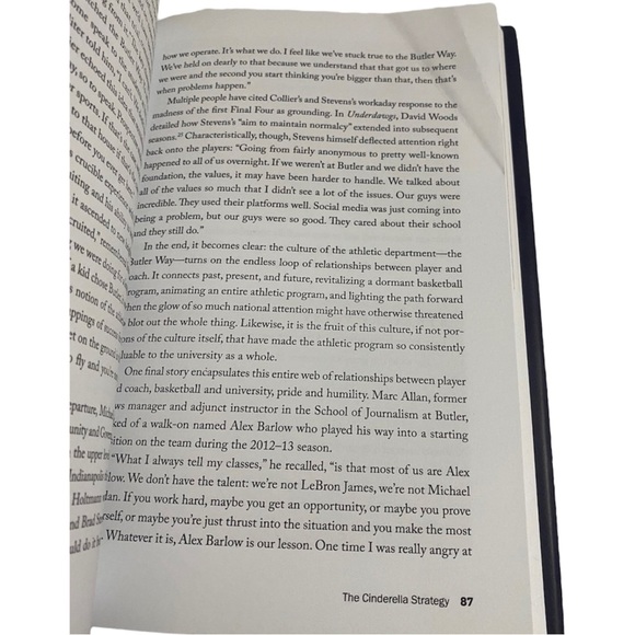 THE CINDERELLA STRATEGY: THE GAME PLAN BEHIND BUTLER By Graham Honaker And Jerry - Picture 10 of 10